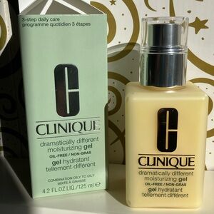 Clinique Dramatically Different Moisturizing Gel - Cream